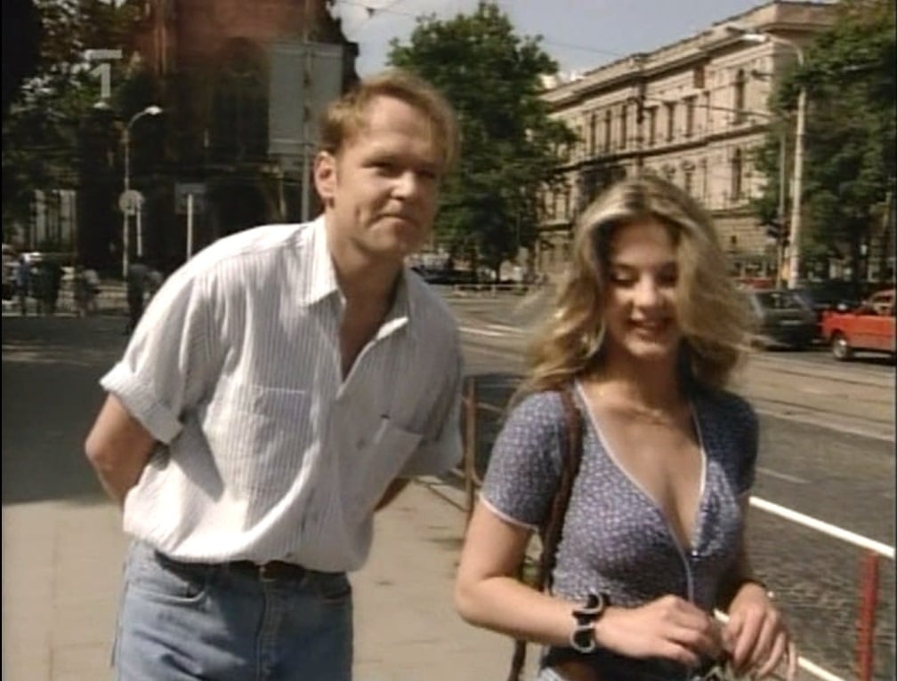 S femme fatale Sabinou Laurinovou na Husově ulici