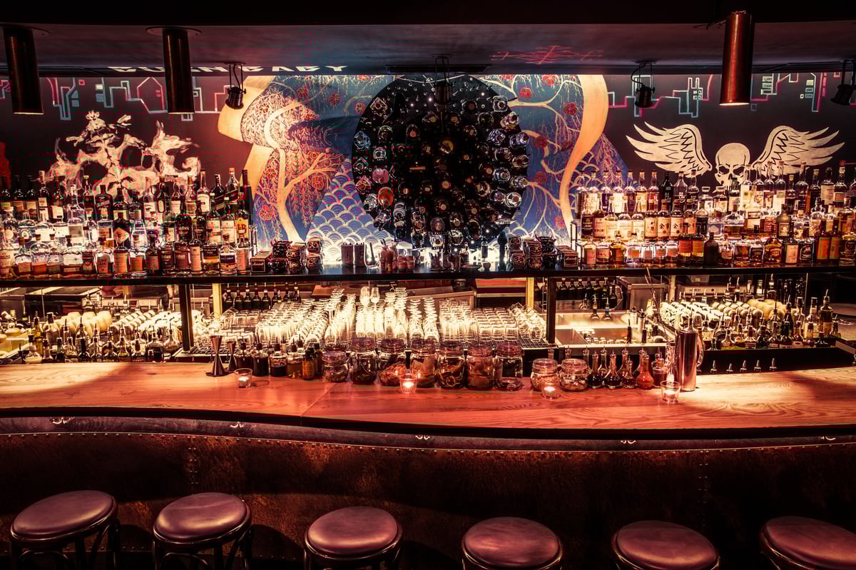 Interiér baru Super Panda Circus