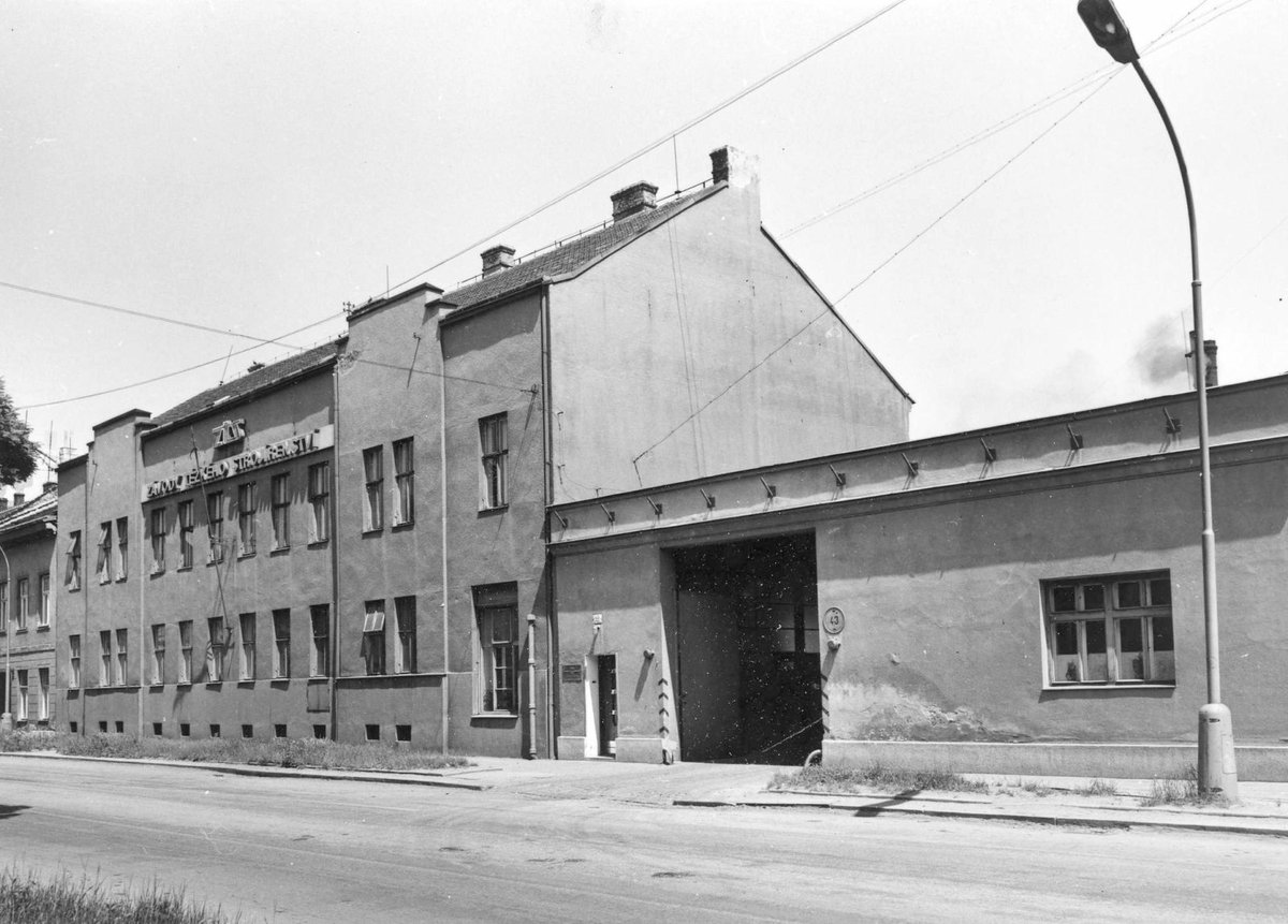 Uxa v 80. letech 20. století