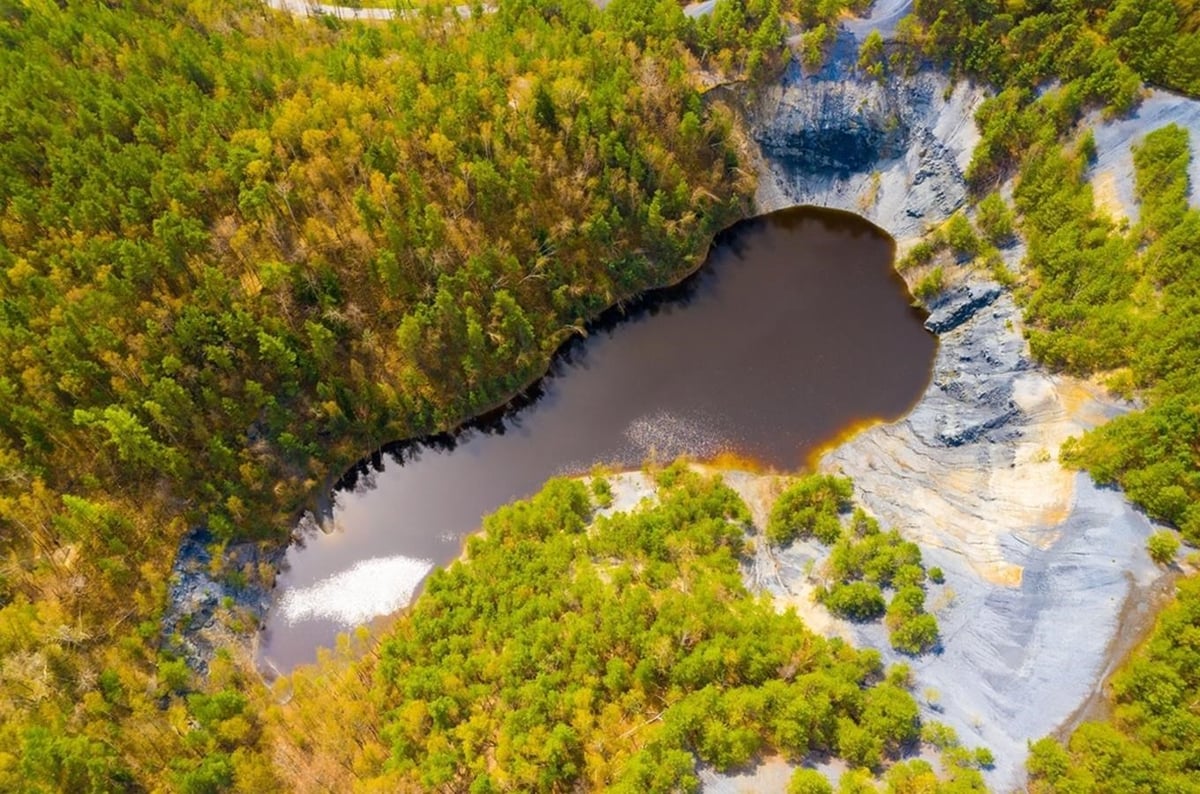 Kvůli sloučeninám železa je voda bez života