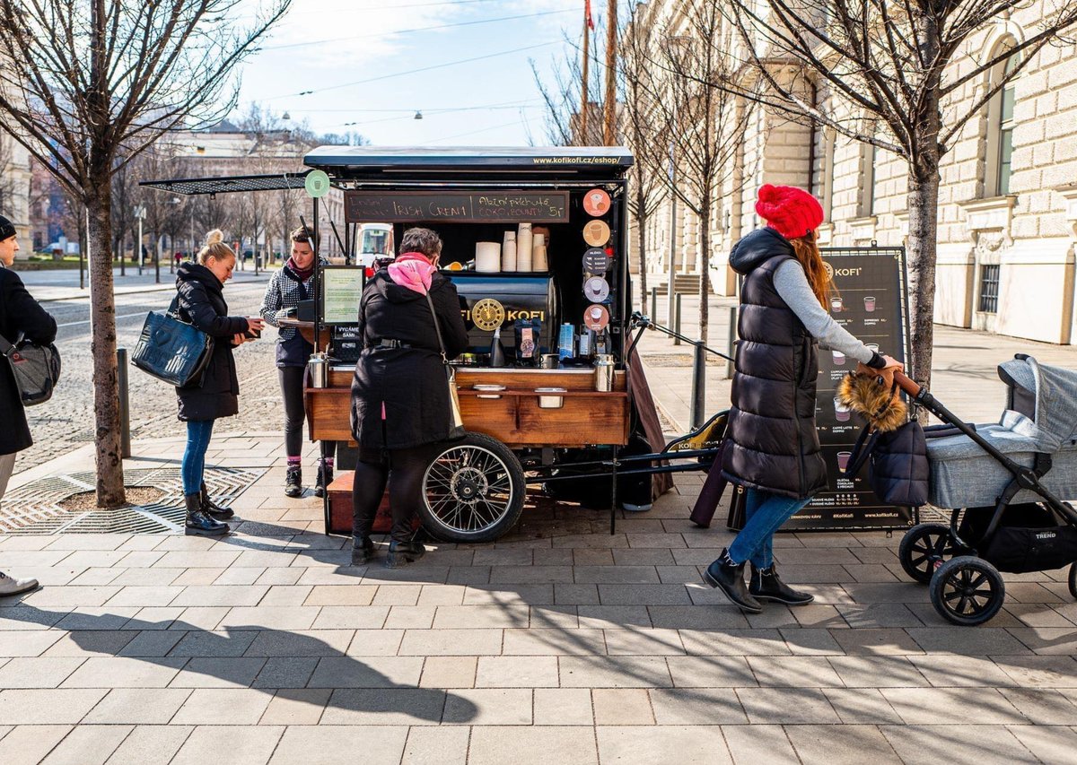 Na České, jedné z mnoha poboček KOFI KOFI, se sjíždějí milovníci PSL.