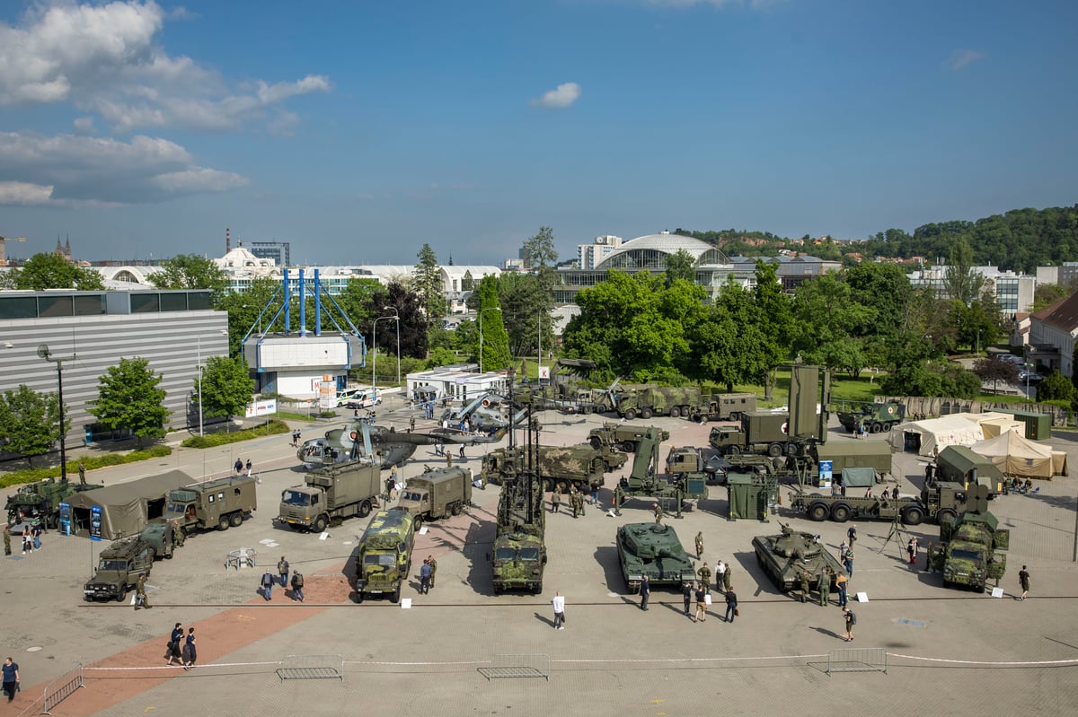 Návštěvníci se zde mohou těšit na prezentaci špičkové vojenské techniky