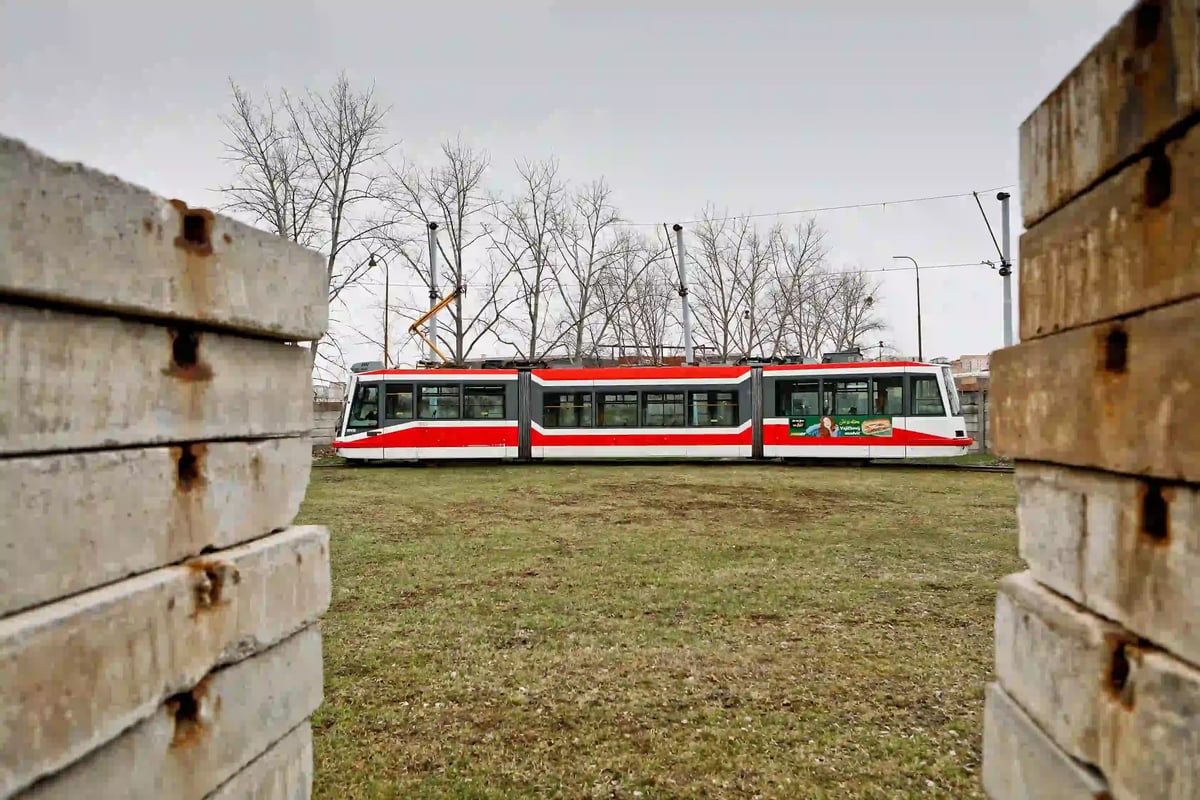 Šalina na konečné Stránská skála