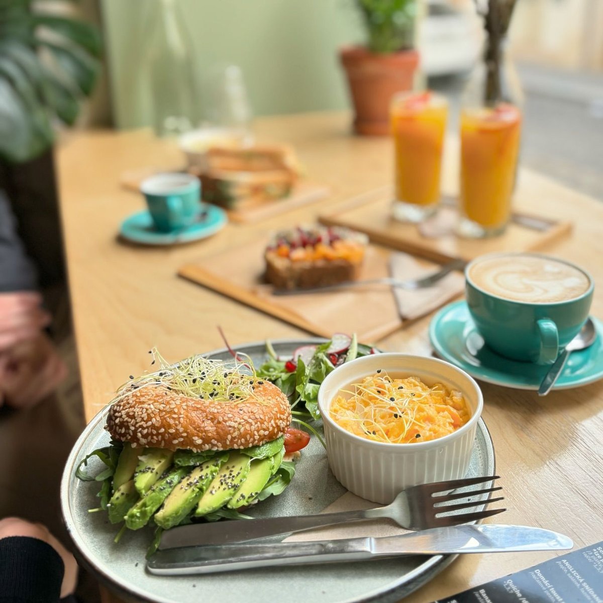 Balance coffee & wine