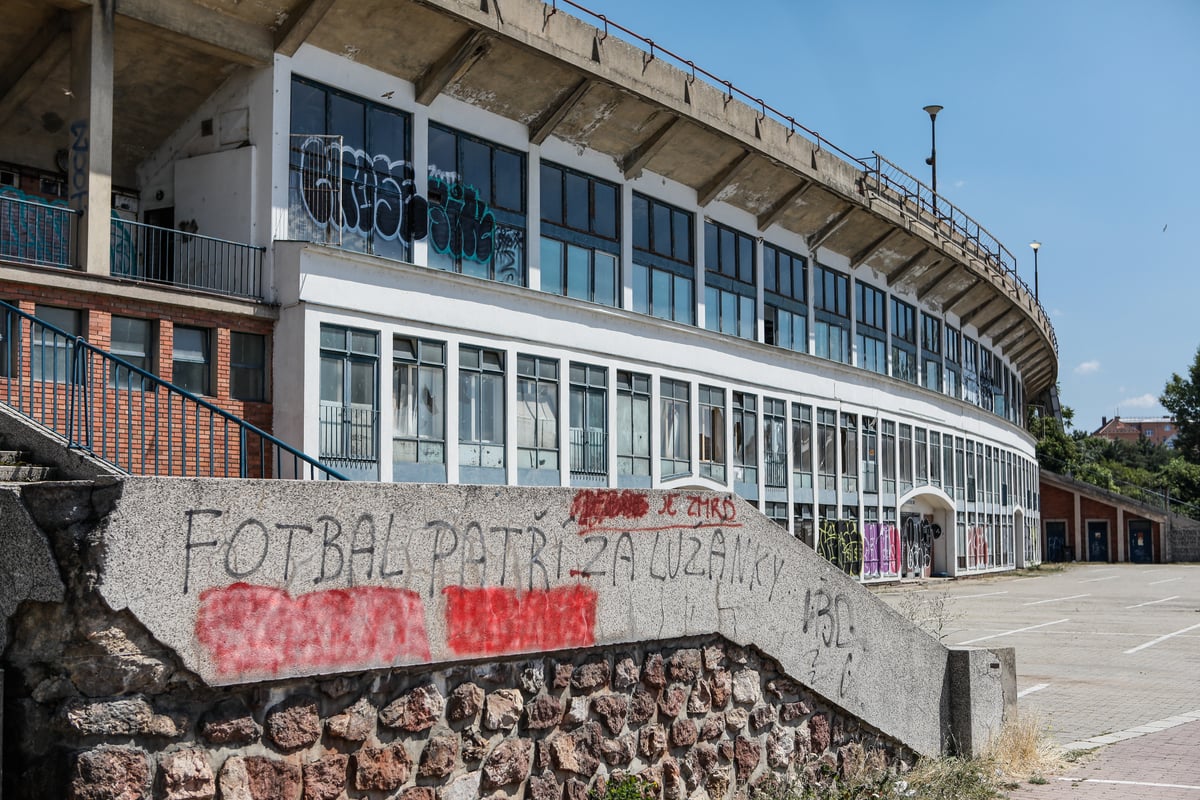 Dnešní stav stadionu Za lužánkami.