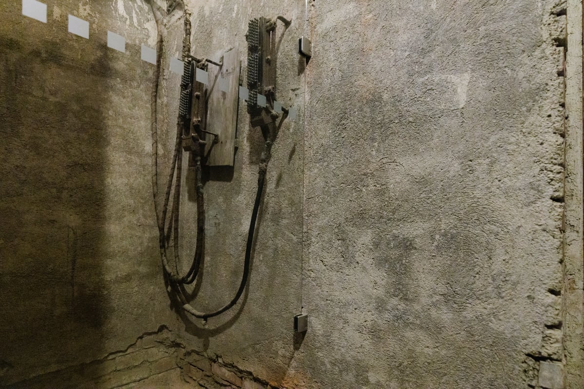 Nedokončená telefonní ústředna