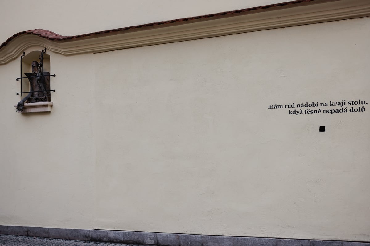 Vedle Sv. Urbana je také nápis od TIMA