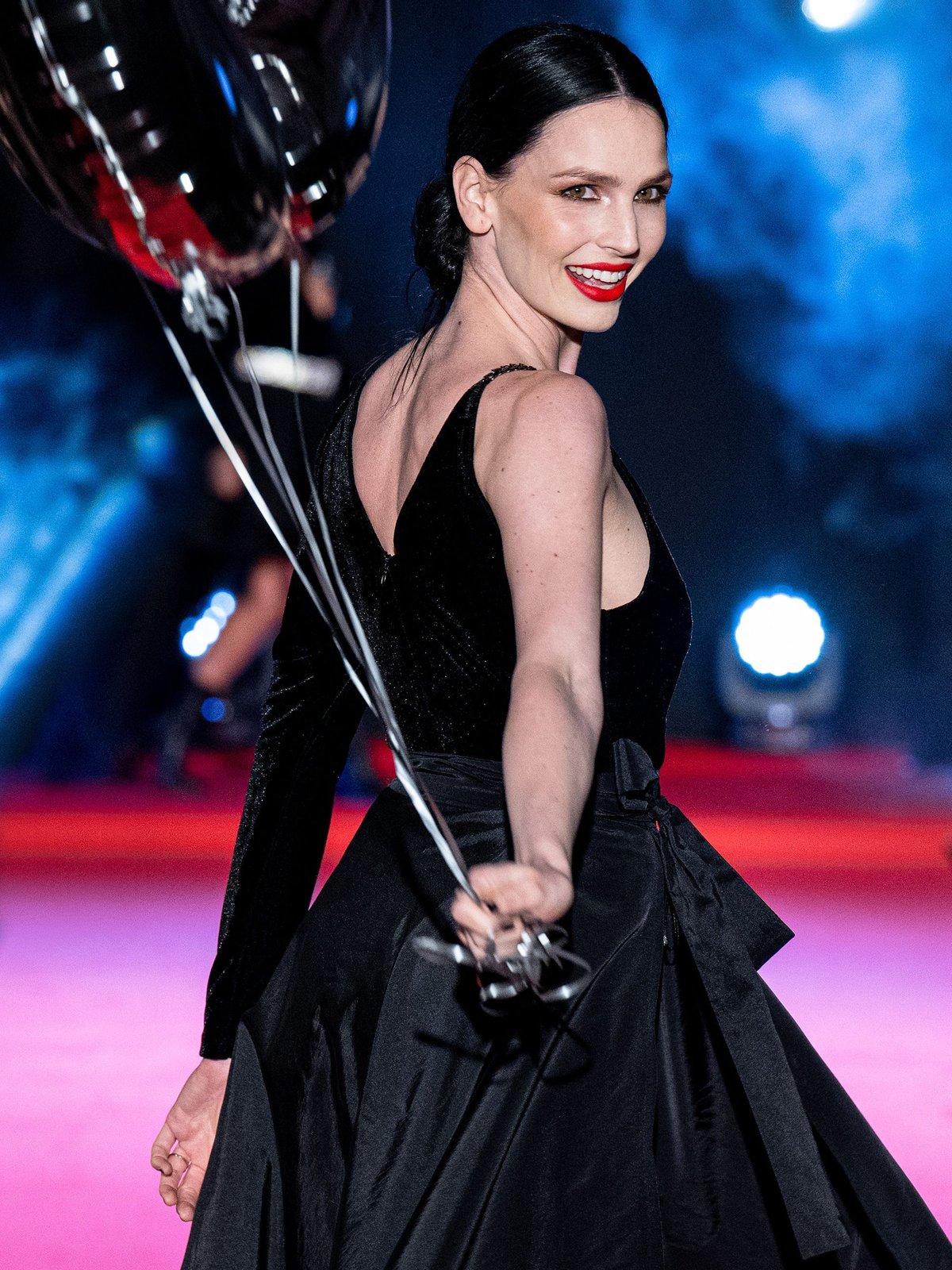 Návrhář Miroslav Michael Knot tvoří nádherné společenské róby.