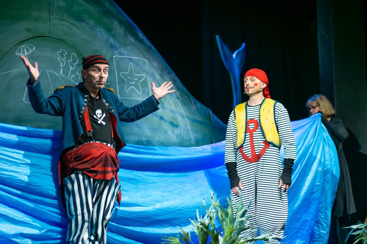 Jaké to asi je v břiše velryby?