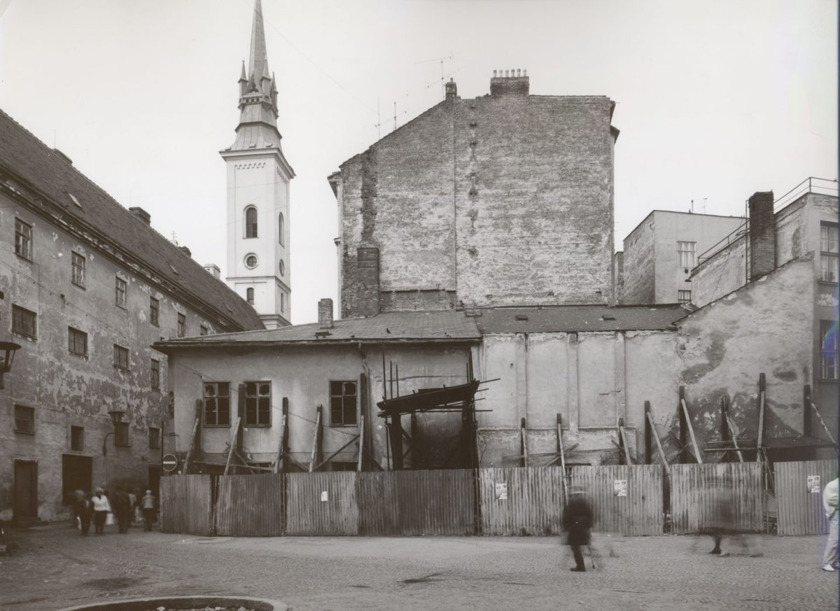 Římské náměstí v 80. letech.