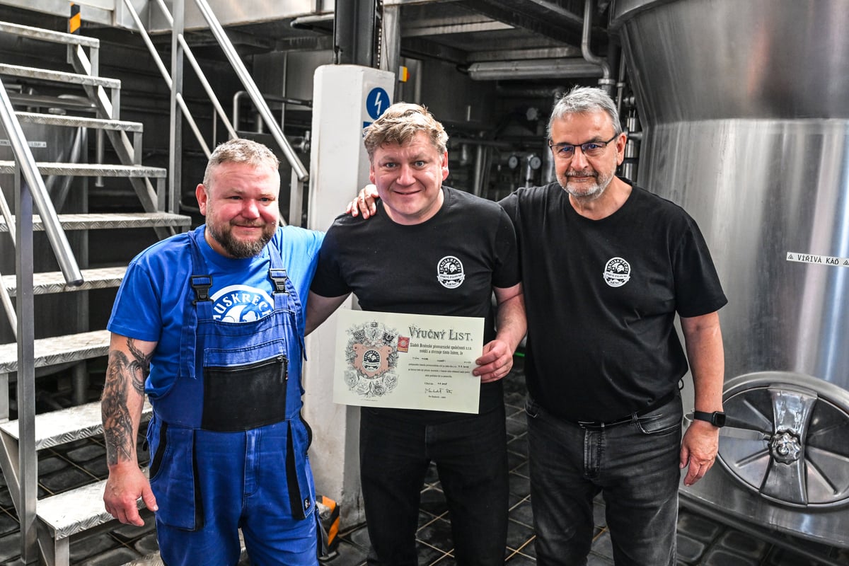 Herci Městského divadla Brno vařili pivo u Hauskrechta.