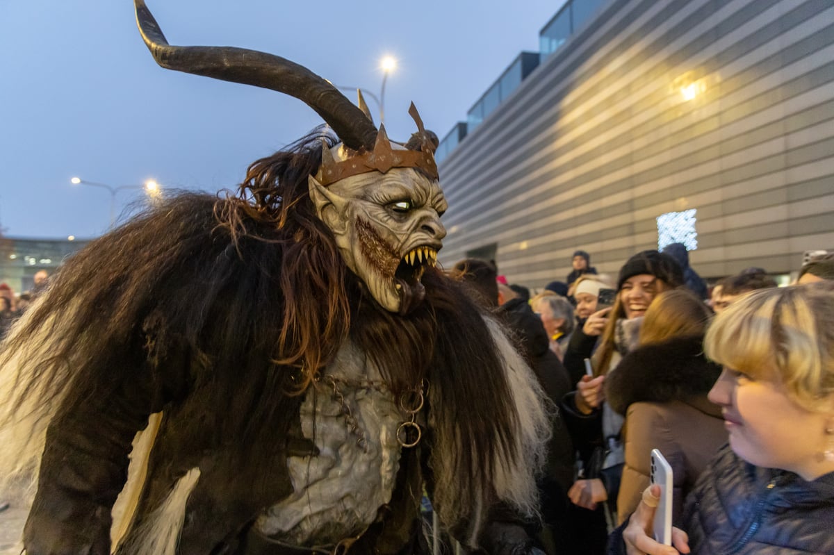 V pátek vás čeká ohnivá show Čerti z Rakouska.