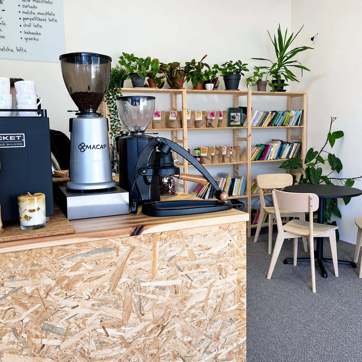 Hrnček Brno – specialty coffee kavárna s vlastní pražírnou v Komárově