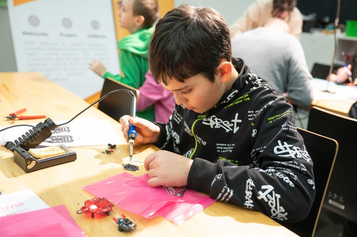 Vyzkoušíte si zajímavé technické a přírodovědné profese na vlastní kůži.