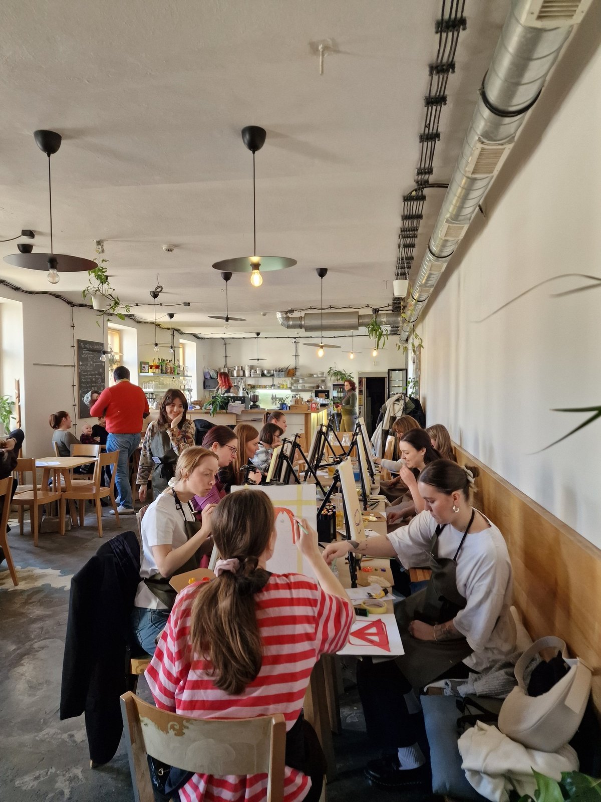 Spojte brunch a malbu