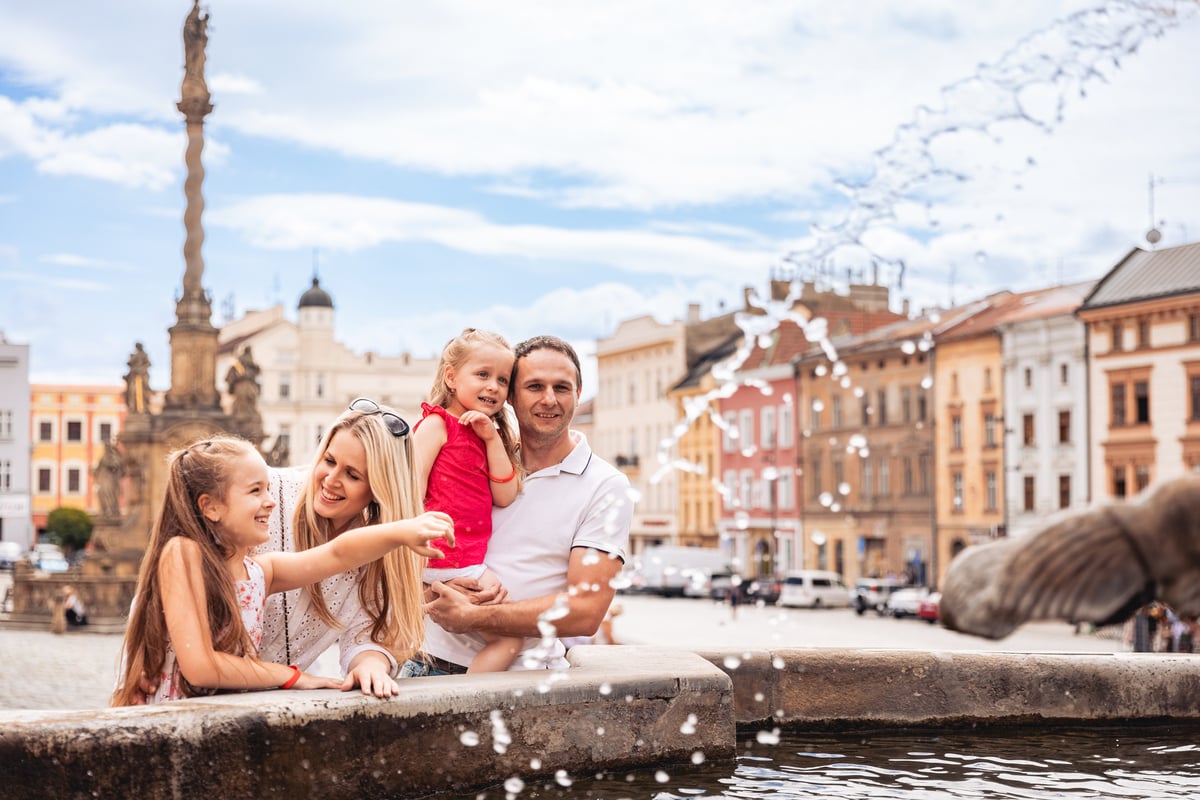 Mariánský sloup a Neptunova kašna.