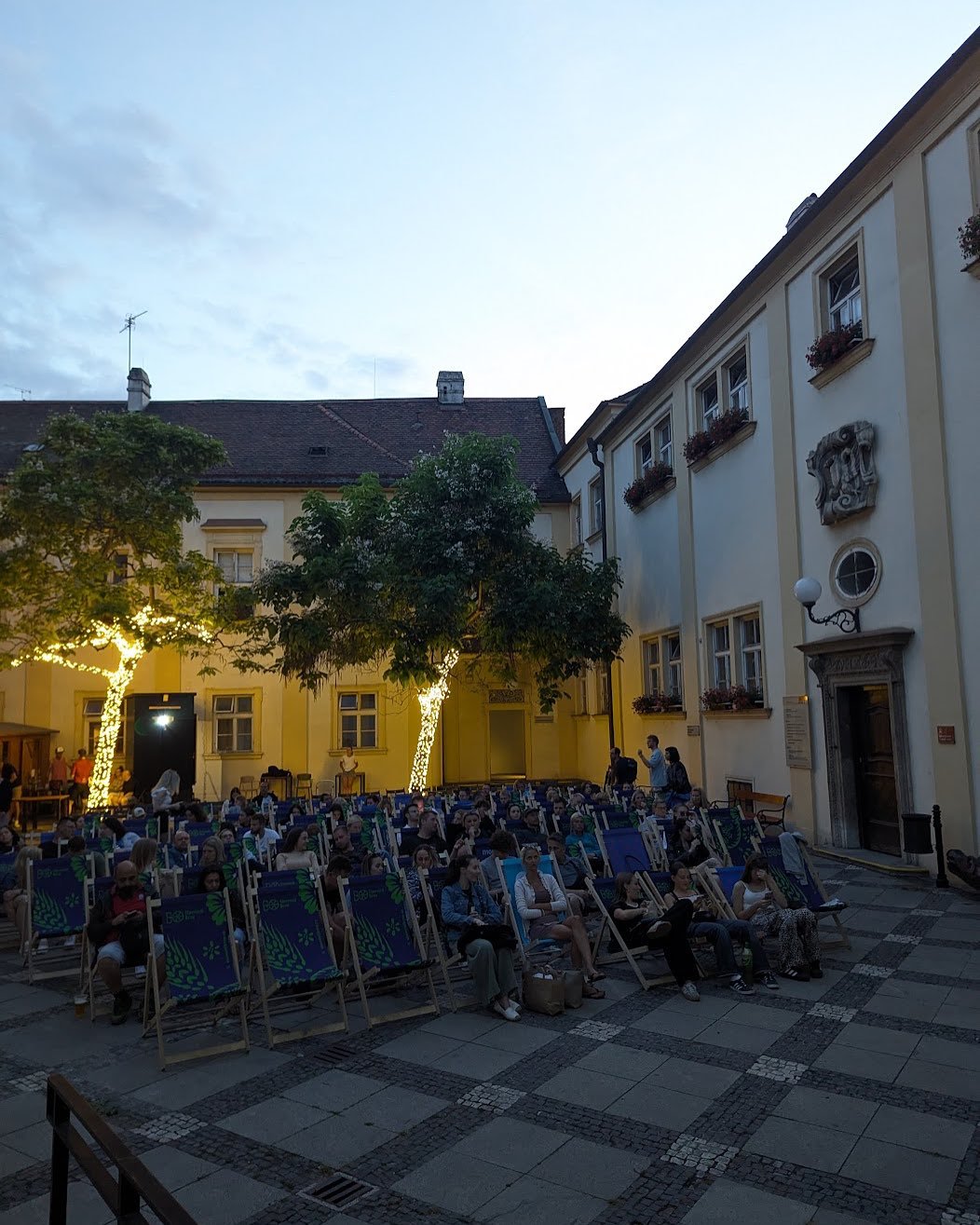 Letní kino na nádvoří radnice Brna-středu