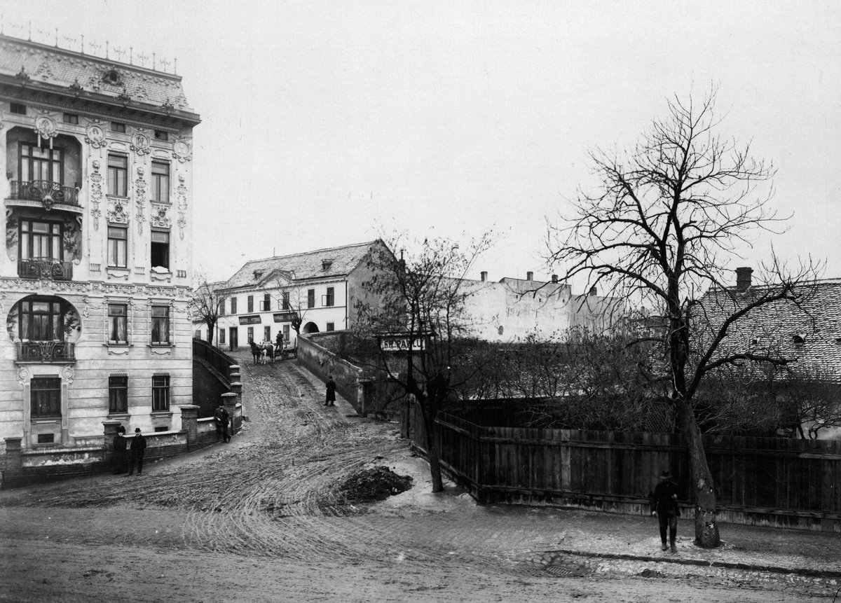 Budování Konečného náměstí