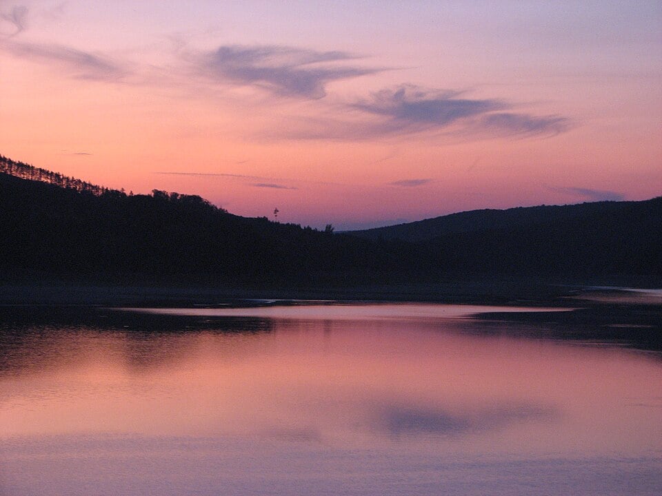 Přehrada