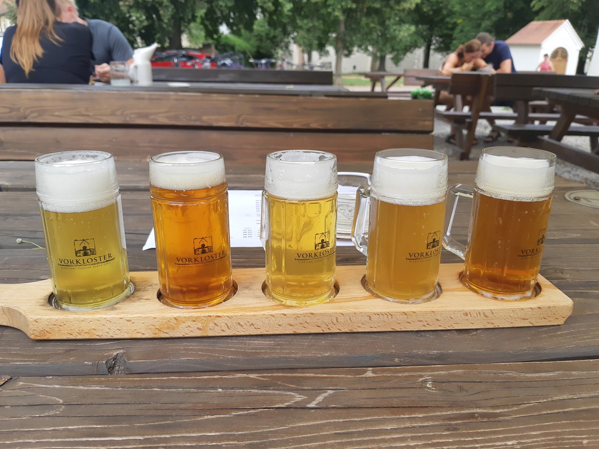 Degustační prkénko v Klášterním pivovaru Porta Coeli.