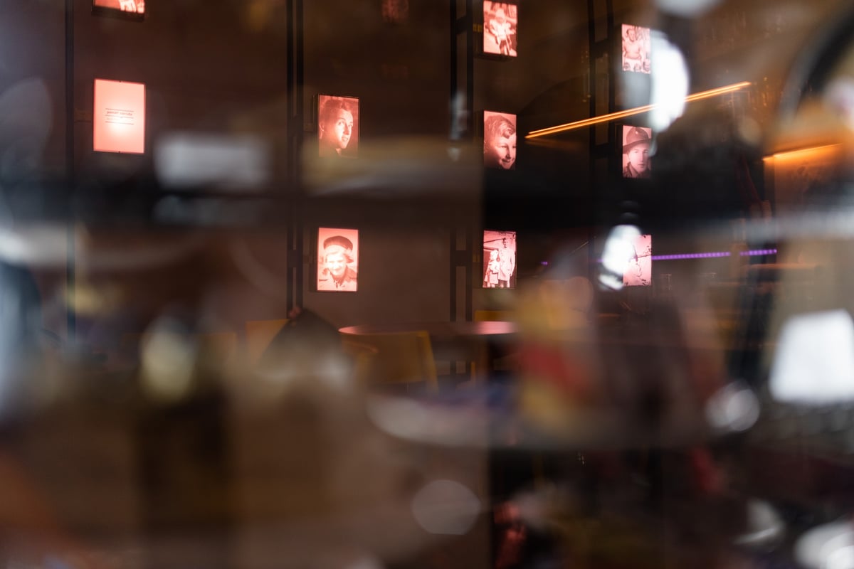 Interiér Café Paměti národa