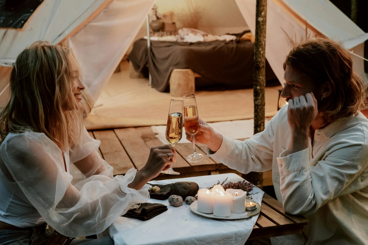 Glamping v sobě snoubí blízkost přírodě a komfortní zázemí.