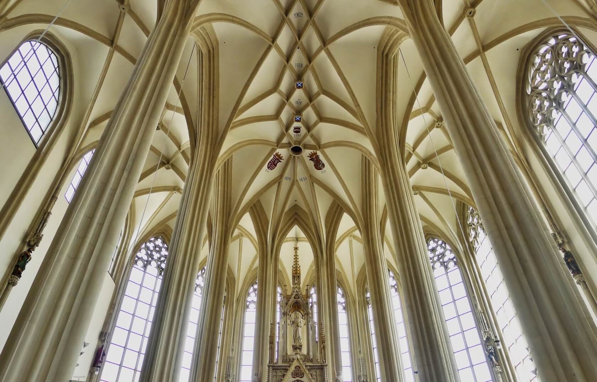 Interiér kostela sv. Jakuba