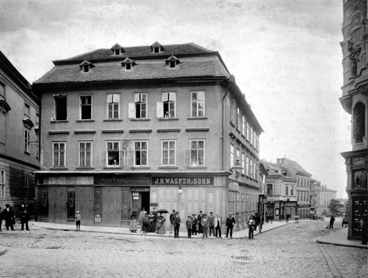 Průhled z Josefské (vlevo) do Masarykovy ulice, před rokem 1899