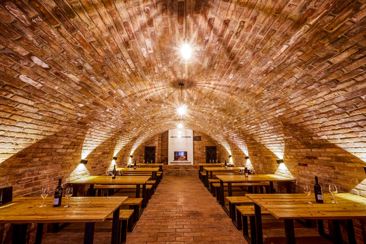 Zažijte během svého pobytu vedenou degustaci vín. 