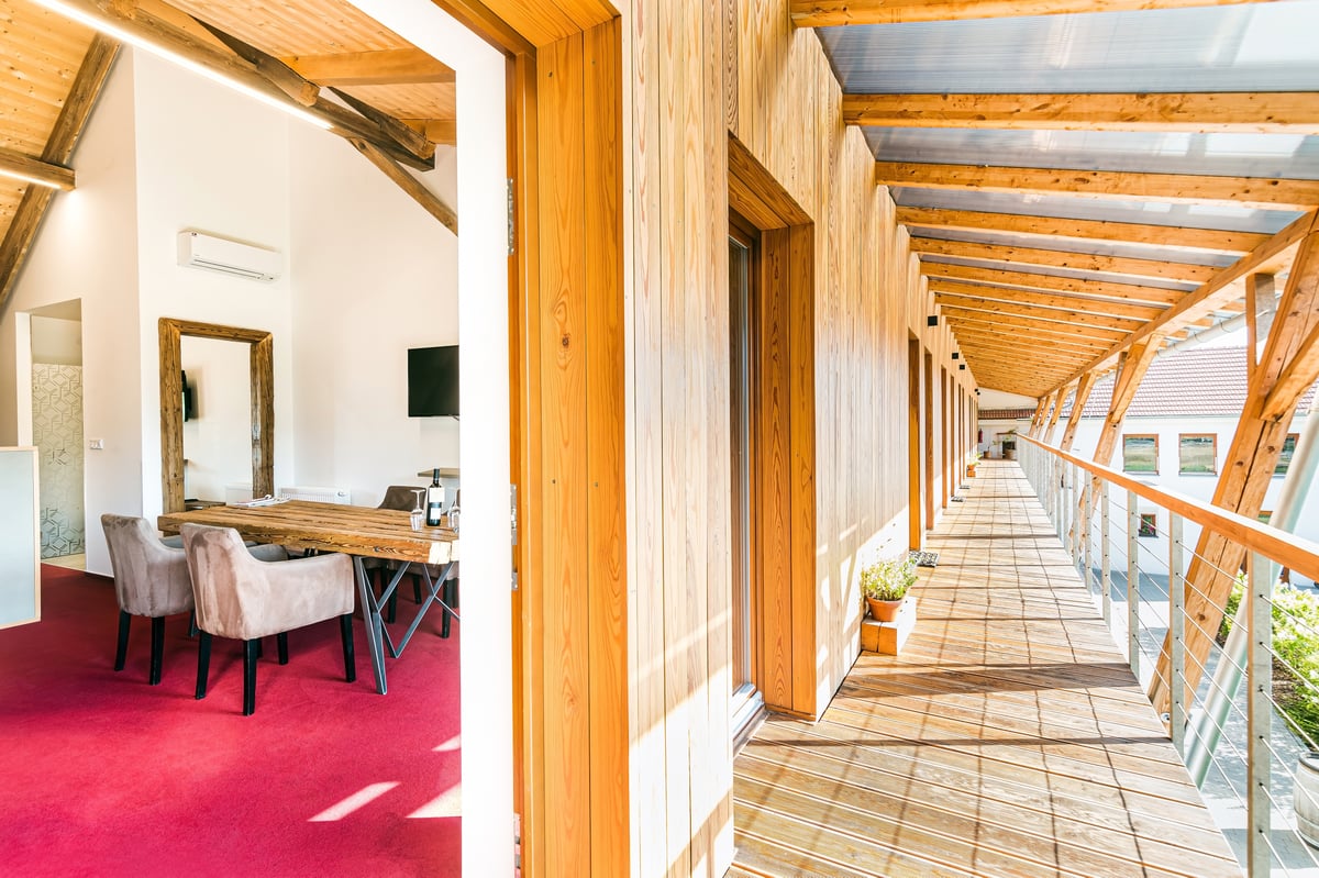 Vstupní terasa do jednotlivých apartmánů