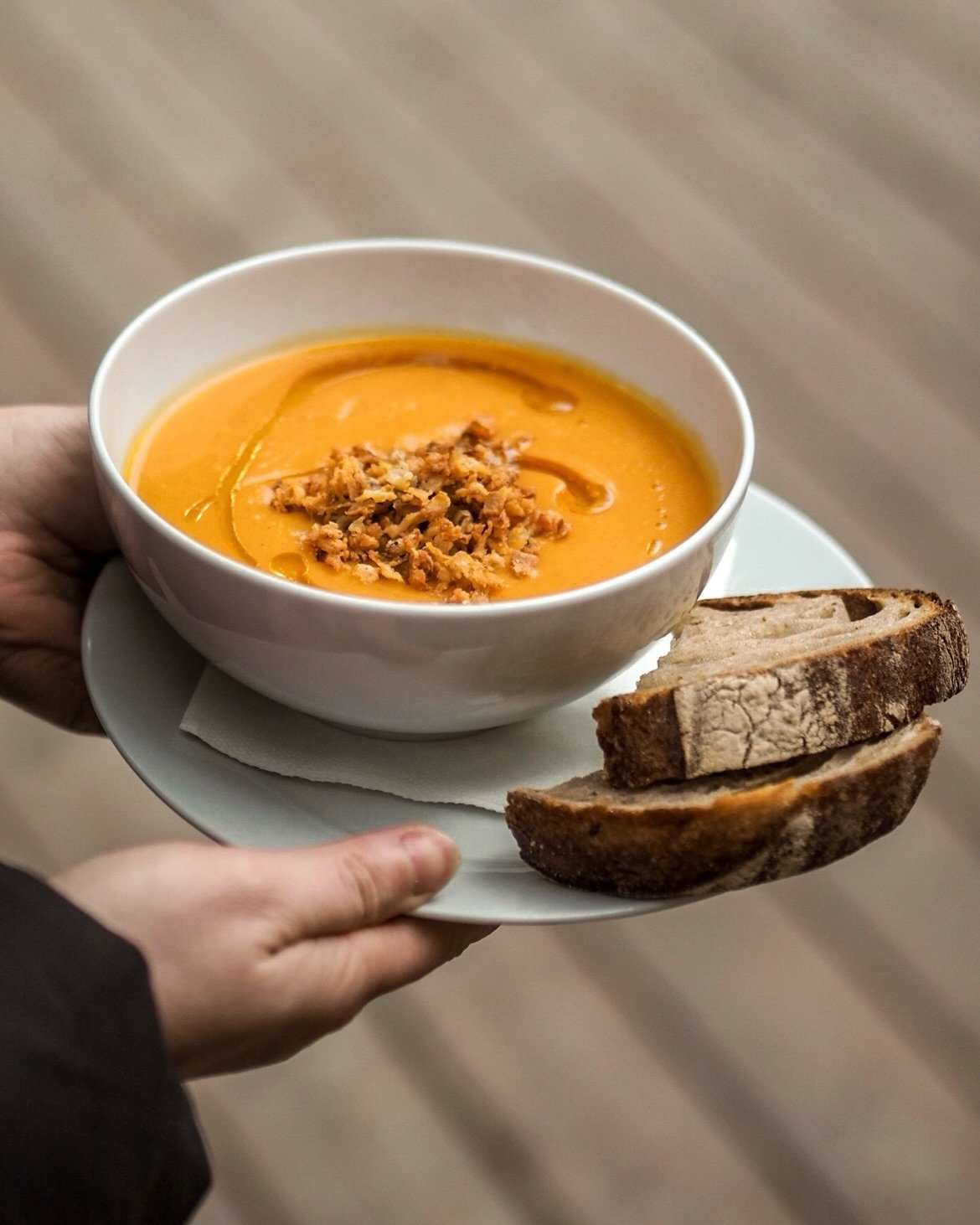 Při troše štěští narazíte také na polévku, která obzvlášť v zimních měsících zahřeje.