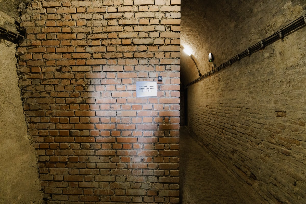 Hrubá stavba krytů v kasematech Špilberku