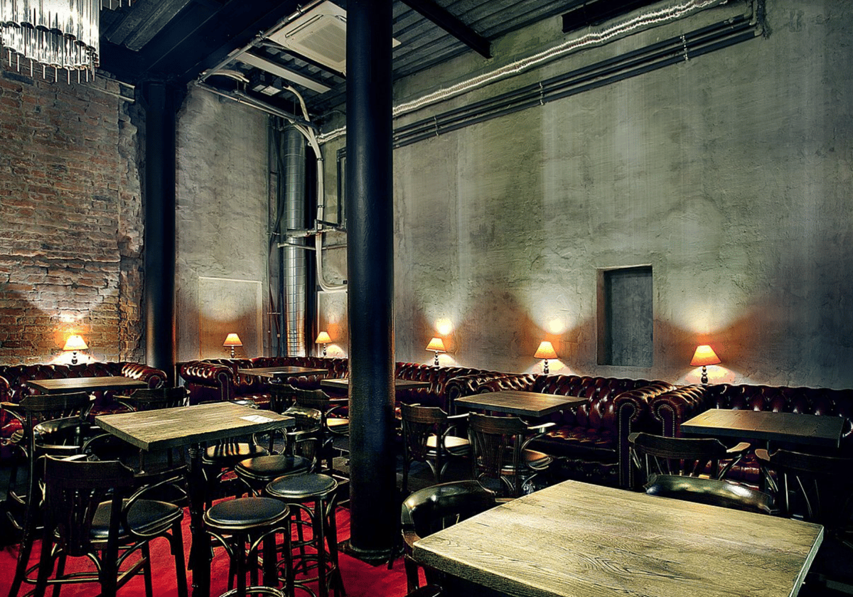 Interiér Baru, který neexistuje