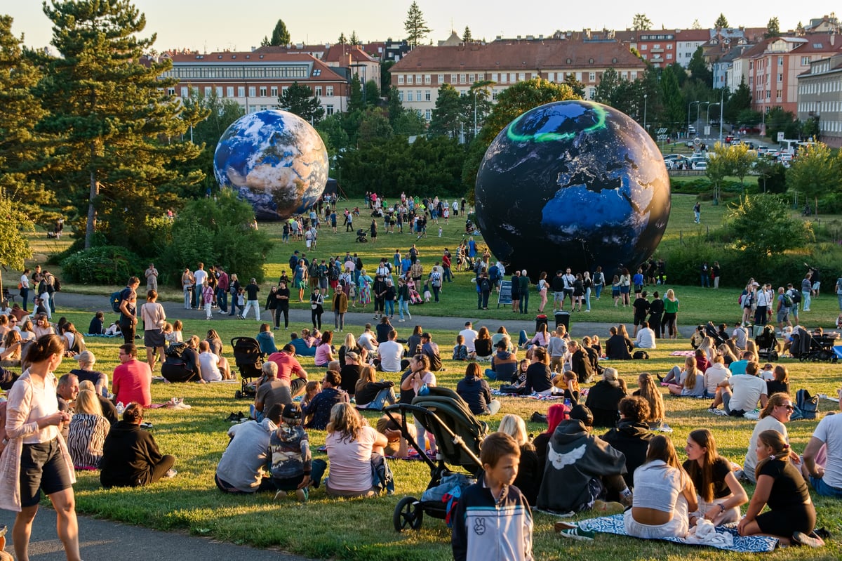 Festival planet na Kraví hoře.
