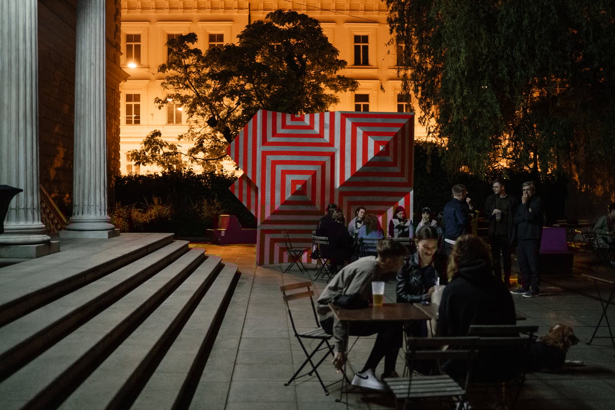 Nádvoří kavárny Morgal