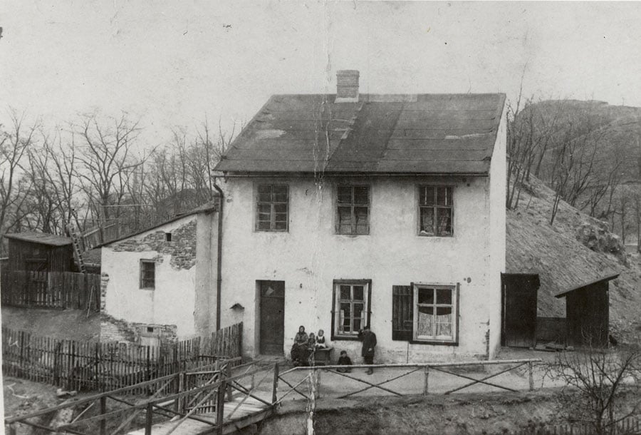 První domky v Kamenné kolonii.