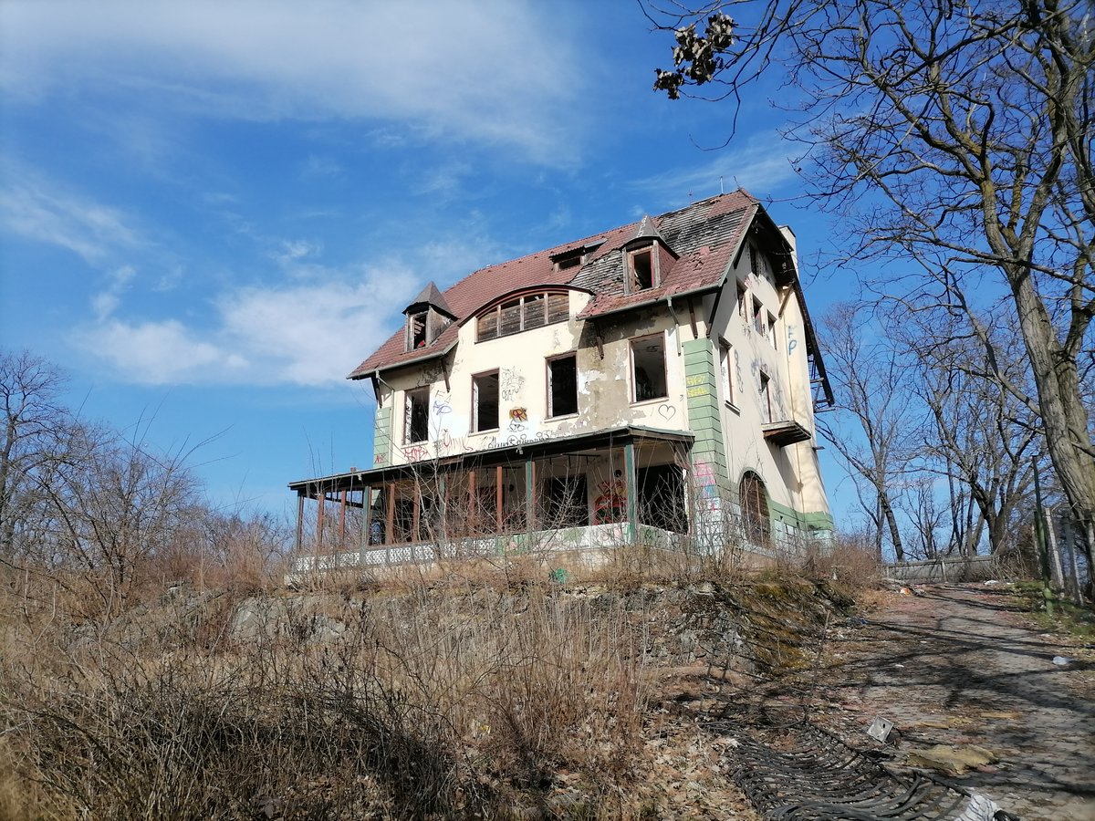Hošnova vila před demolicí.