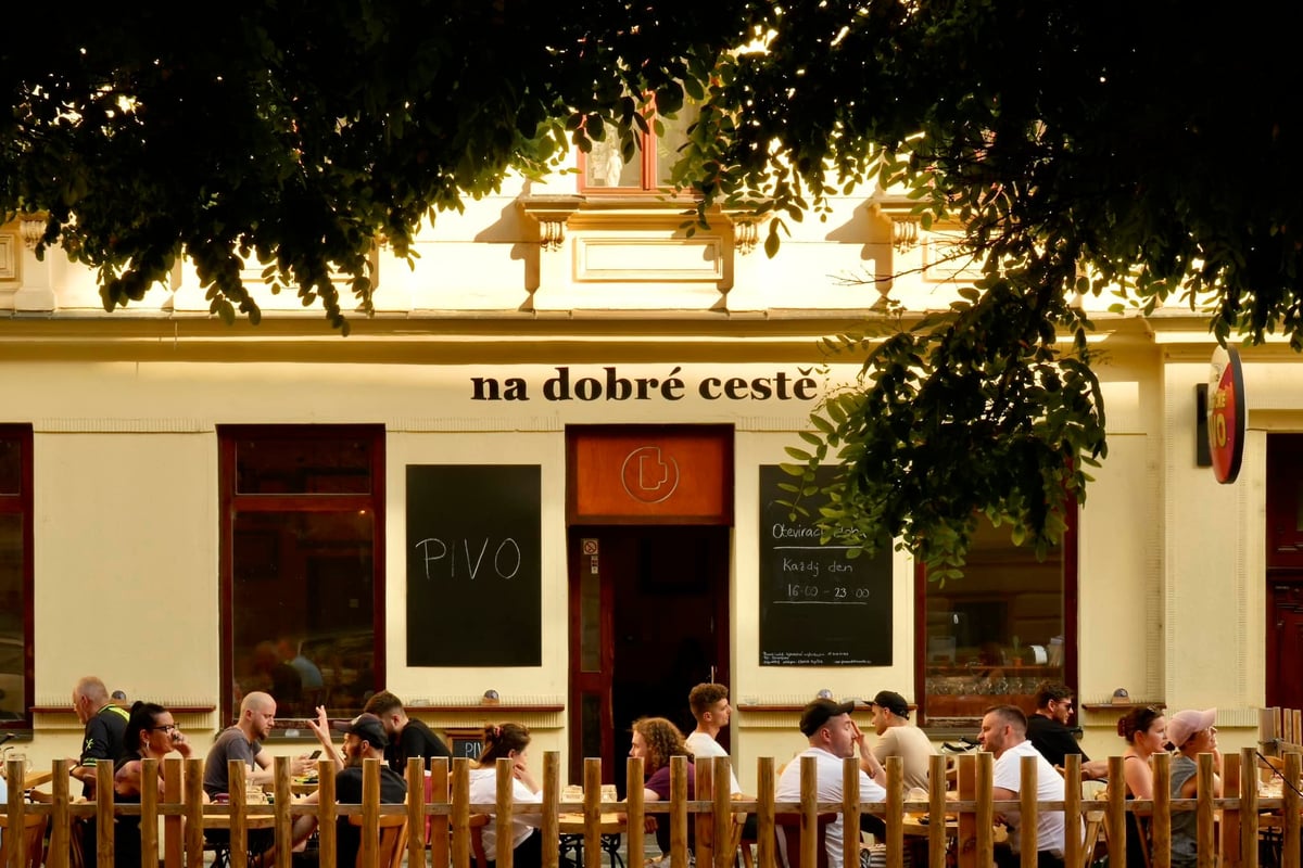 Malebná zahrádka v hospůdce na dobré cestě