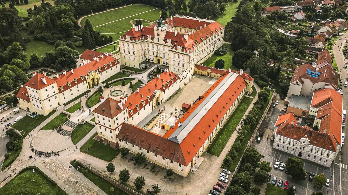 Závěrečný galakoncert se uskuteční v Zámecké jízdárně ve Valticích