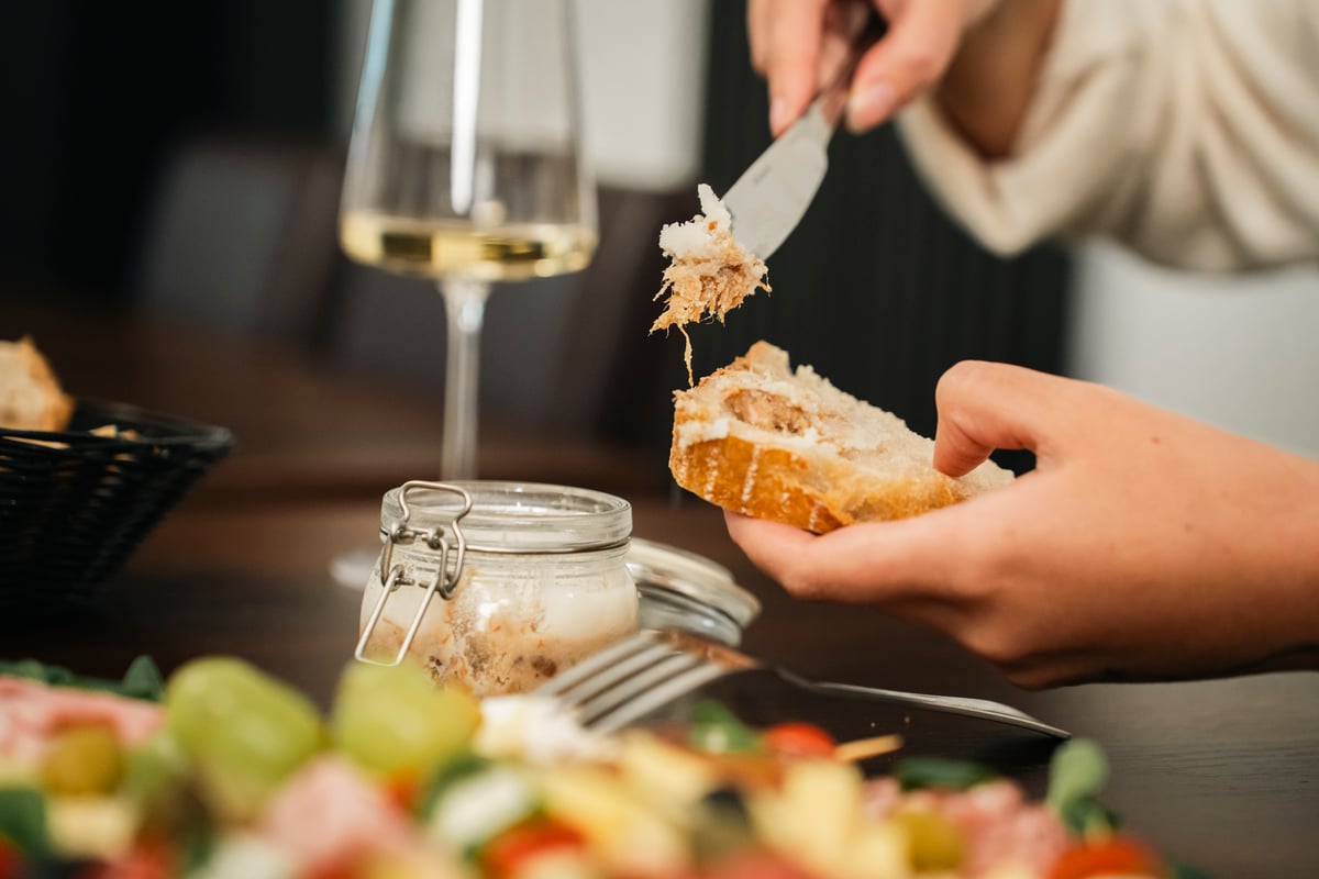 Ochutnejte třeba jemnou paštiku z kachních jater.