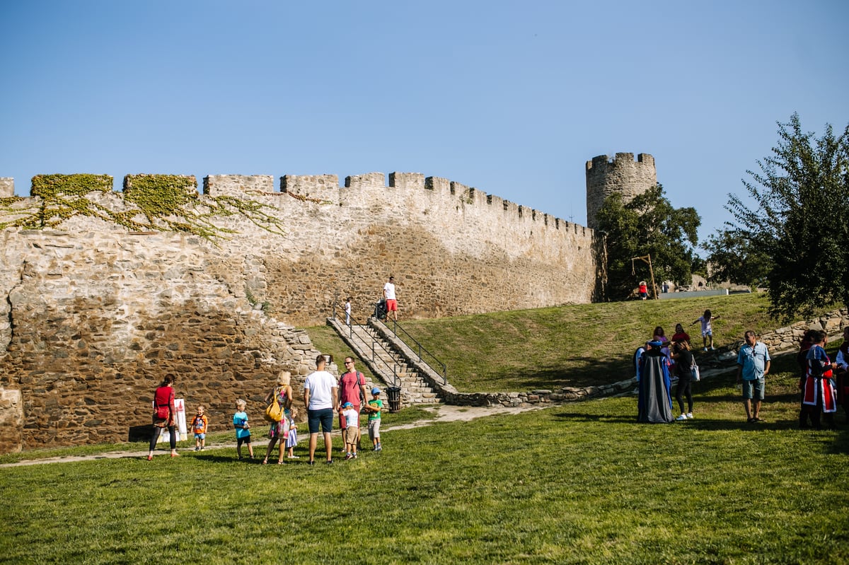 Hradební pondělí.