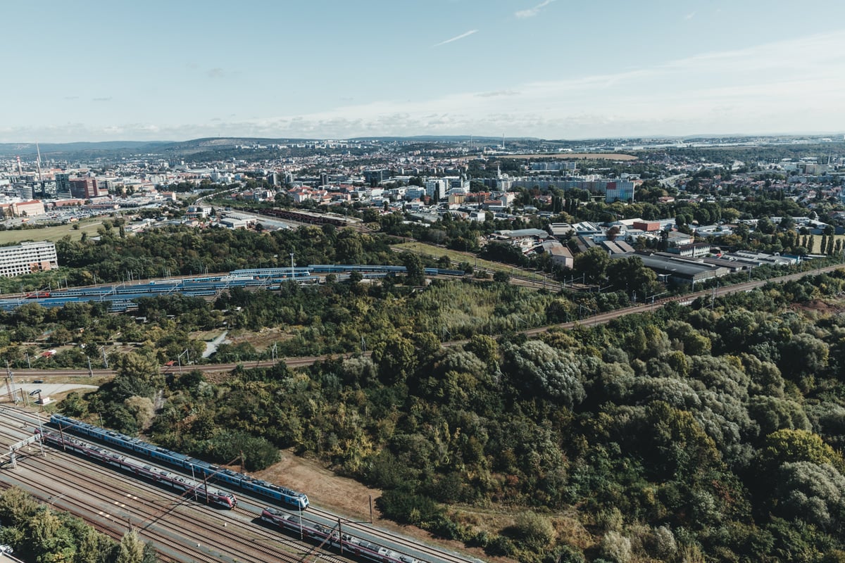 Vyhlídka Sky View 111, AZ Tower