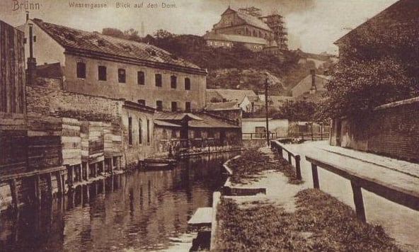 Ulice Vodní v roce 1905.