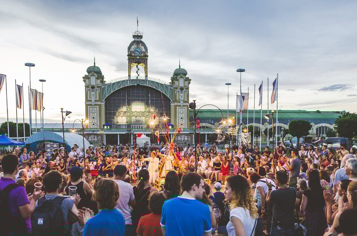 Festival Za dveřmi