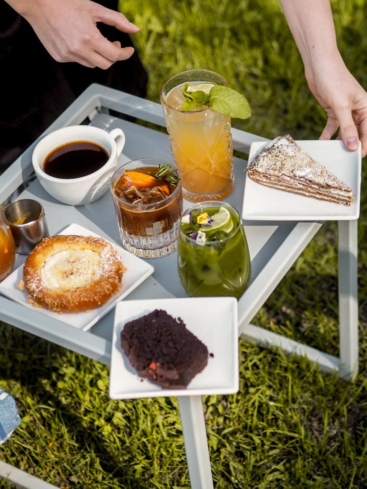 Do qb coffee roasters na jarní menu v podobě Maracuja Espresso Tonic a dalších
