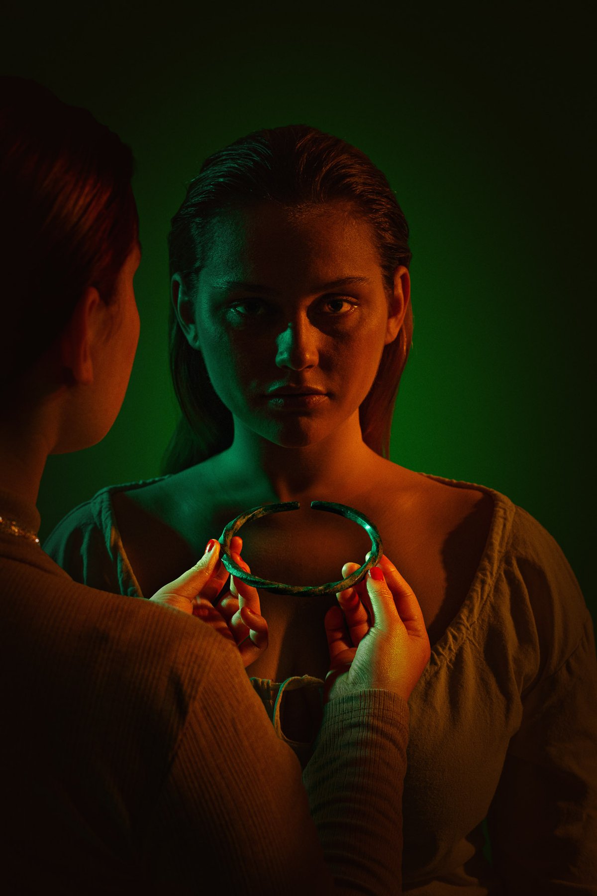 Výstava mapuje jedinečnost krajiny dvou mystických hor – Květnice a Klucaniny.