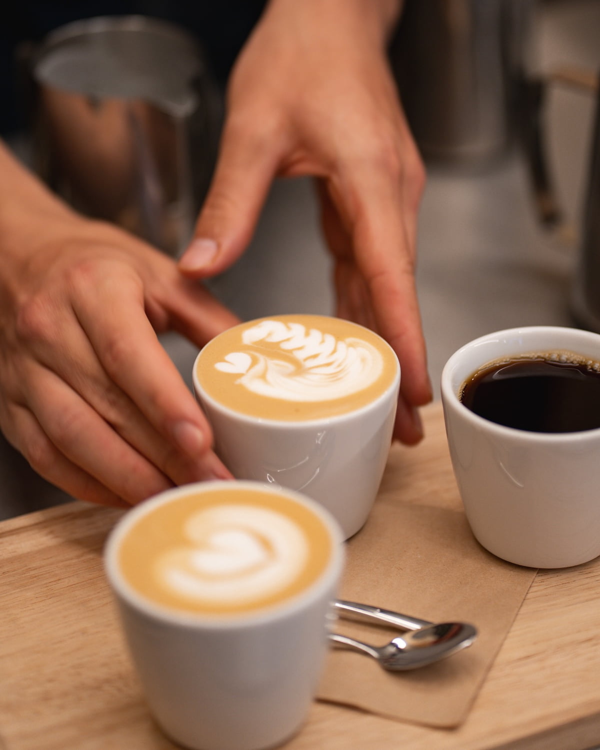 Ráno káva & dobroty od Dezertíny, odpoledne naturální víno – bez změny adresy