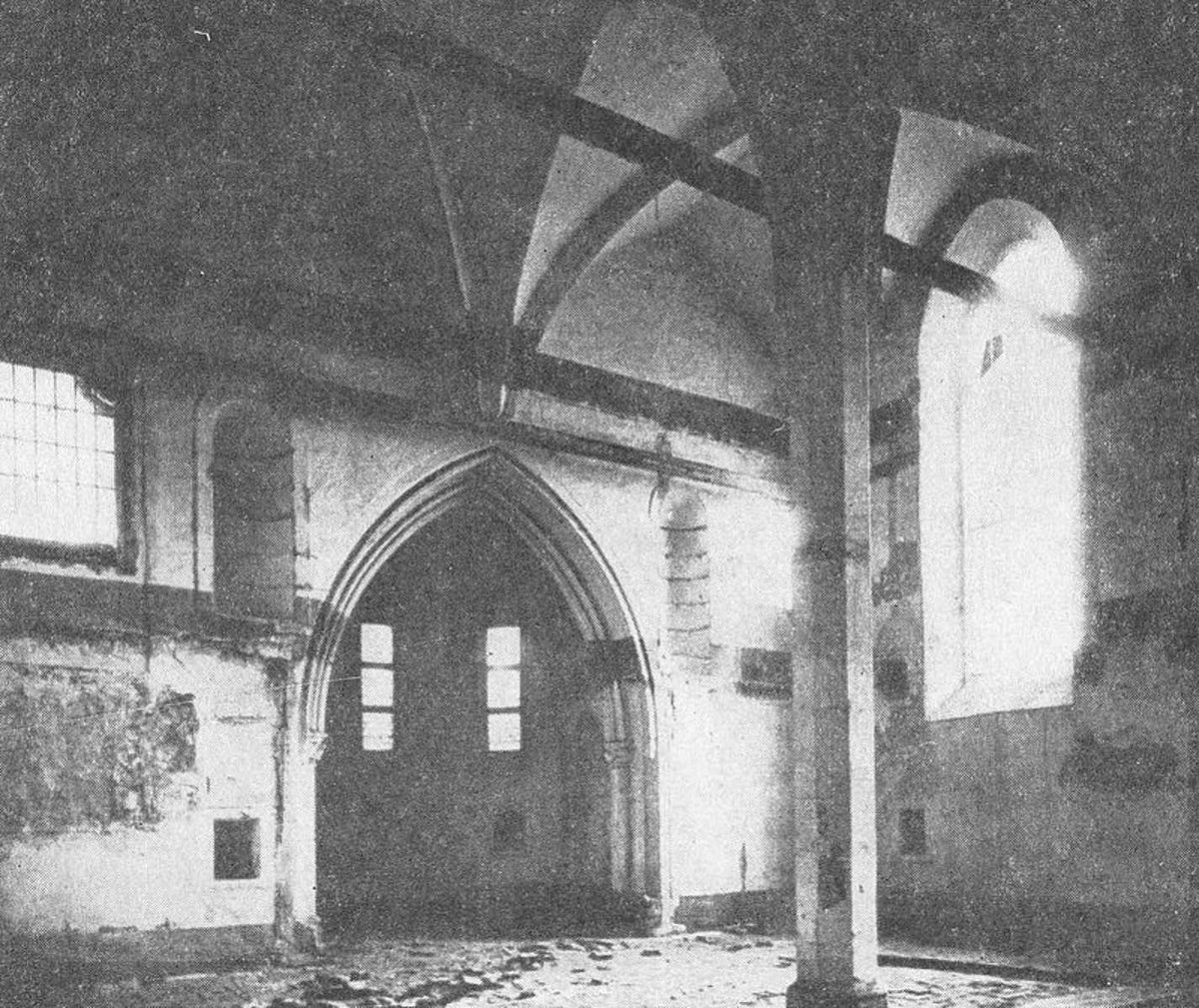 Bourání Královské kaple