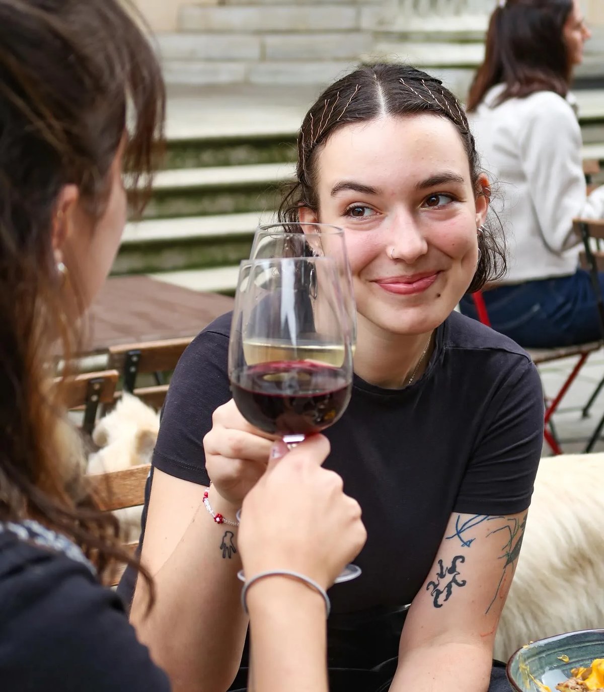 Do Morgalu na kávu, pivo, víno či koktejly