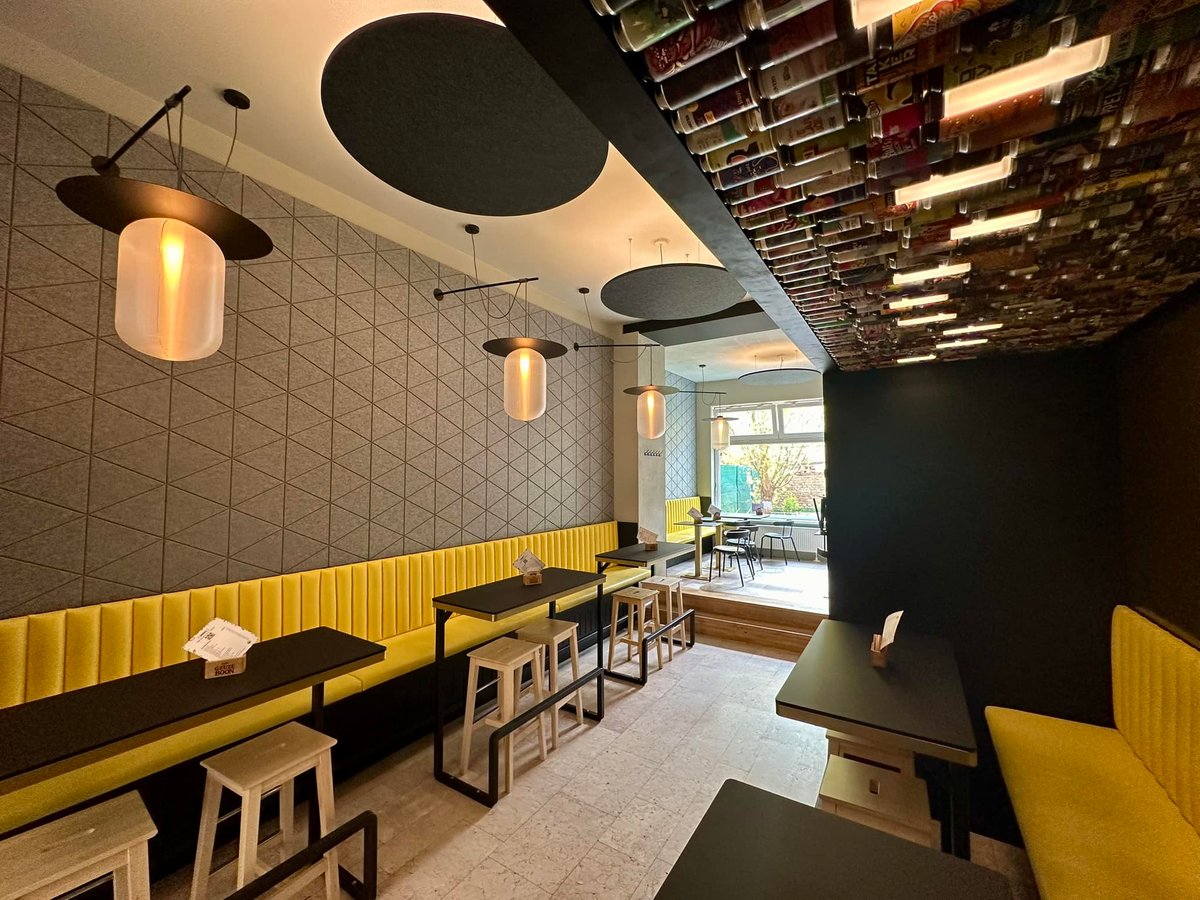 Prostory k sezení v Craftbeer Bar & Bottle Shop Solniční